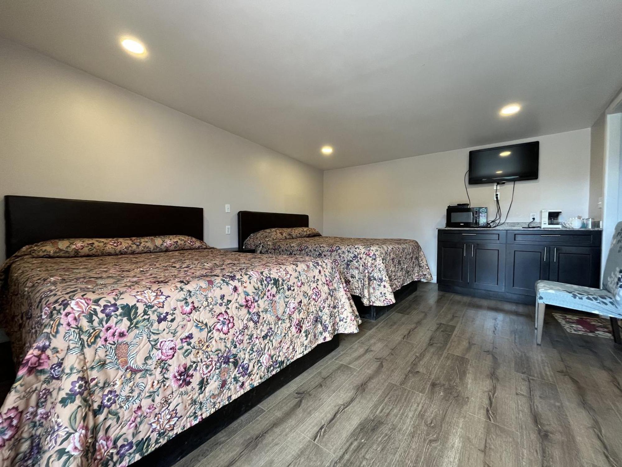 Kluane Park Inn Haines Junction Eksteriør bilde