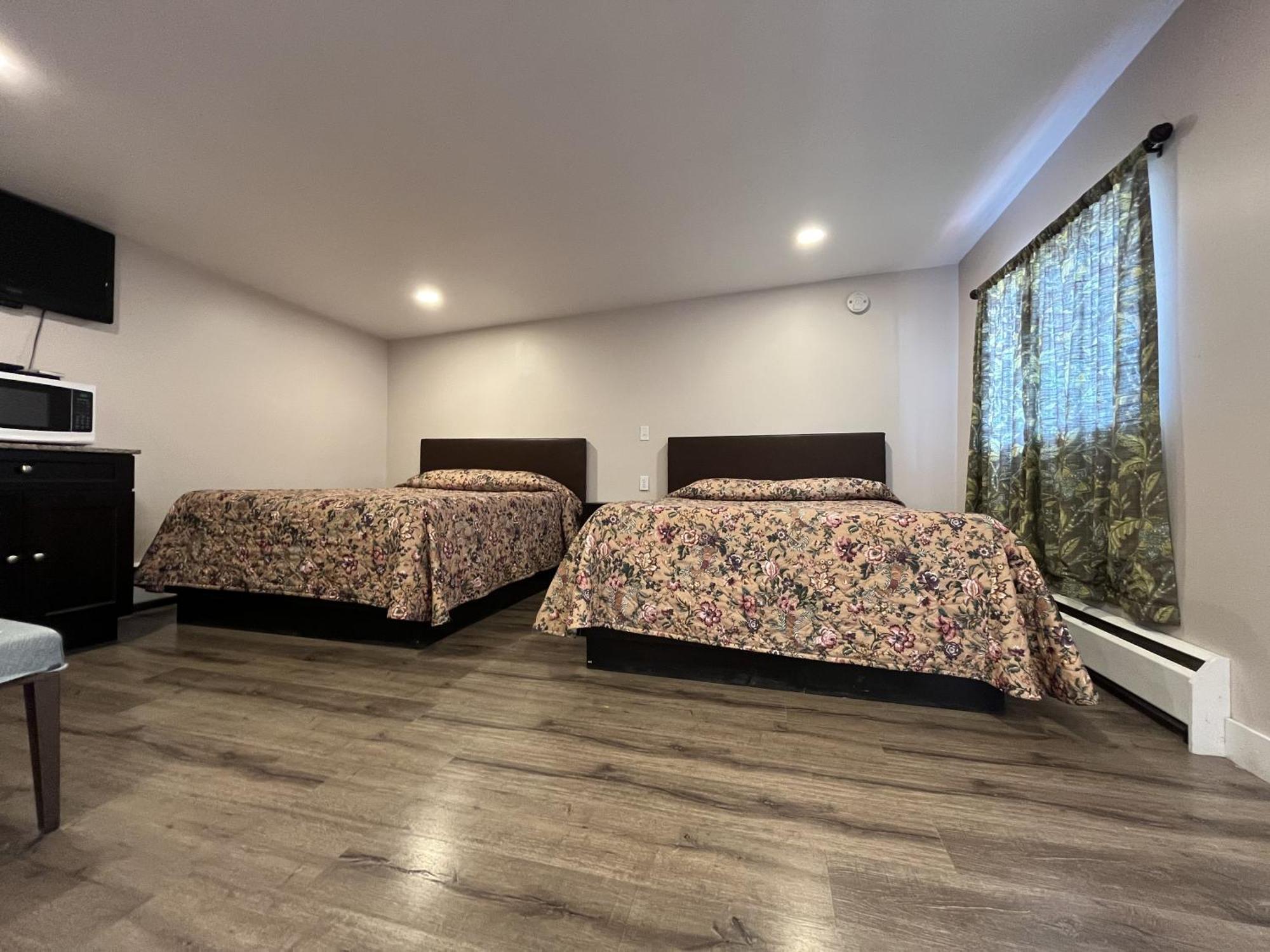 Kluane Park Inn Haines Junction Eksteriør bilde