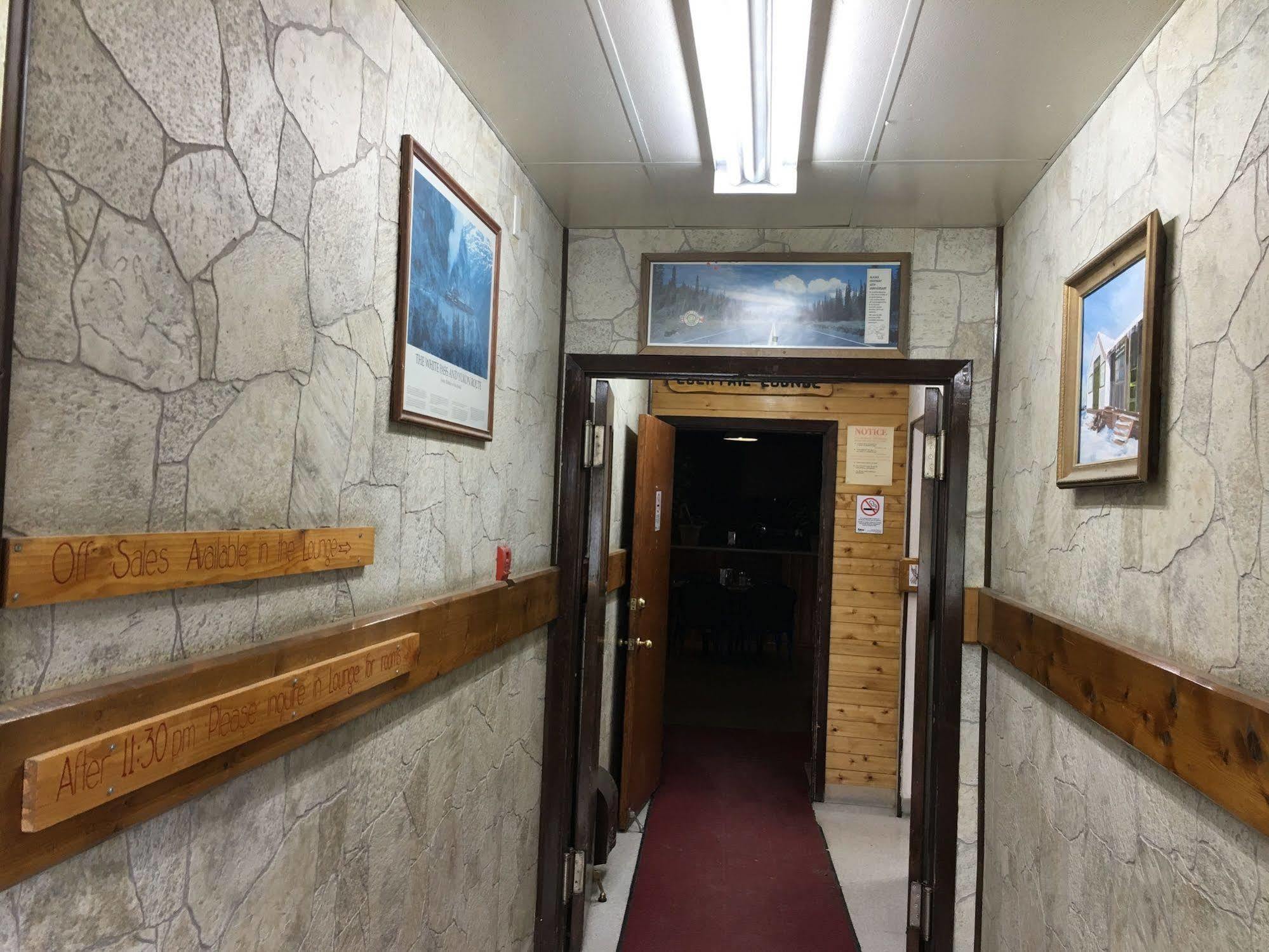 Kluane Park Inn Haines Junction Eksteriør bilde
